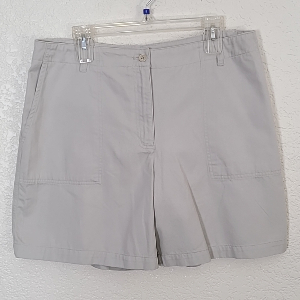 NWT Jones NY Sport cotton shorts with pockets, size 16